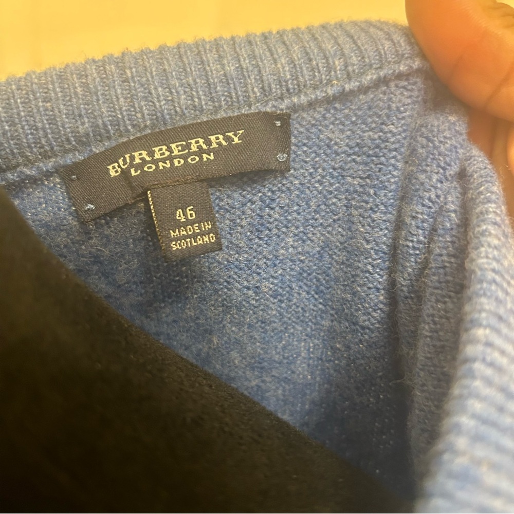 Burberry Men’s Pure Wool V-Neck Sweater Pullover Made Scotland Preppy Academia - Picture 6 of 9